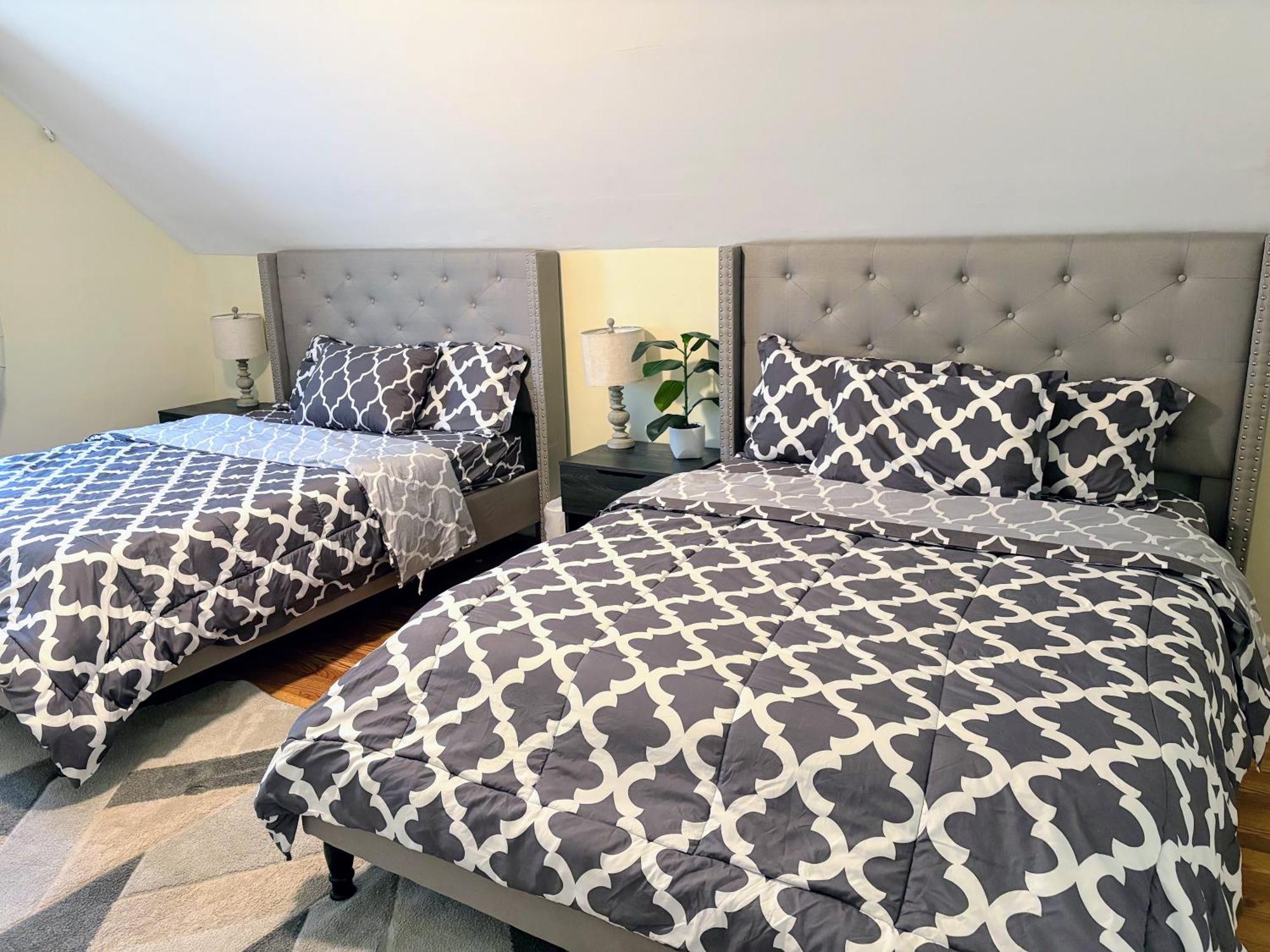 Holiday home Big House With Parking, King Bed, Yard Buffalo